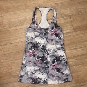 Lululemon Tank, size 8